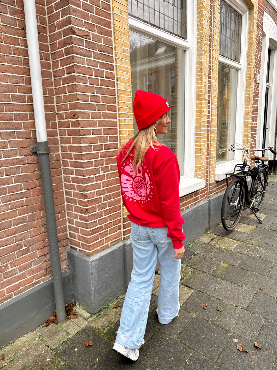 Global Star Sweater Red