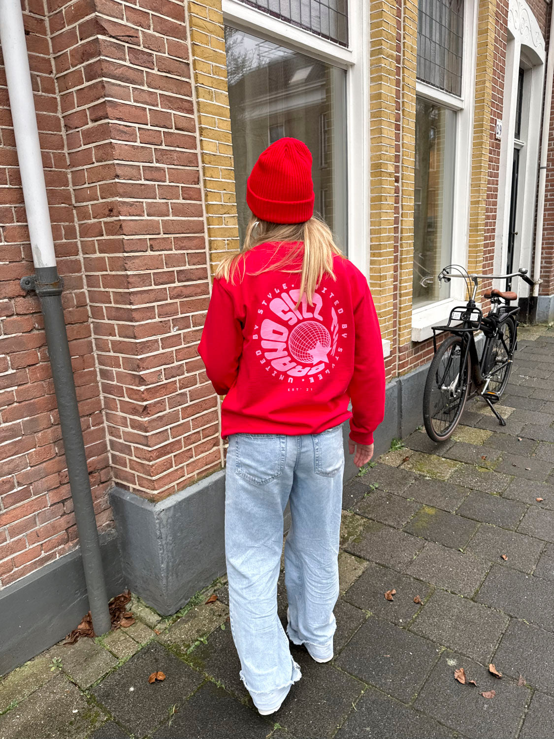 Global Star Sweater Red