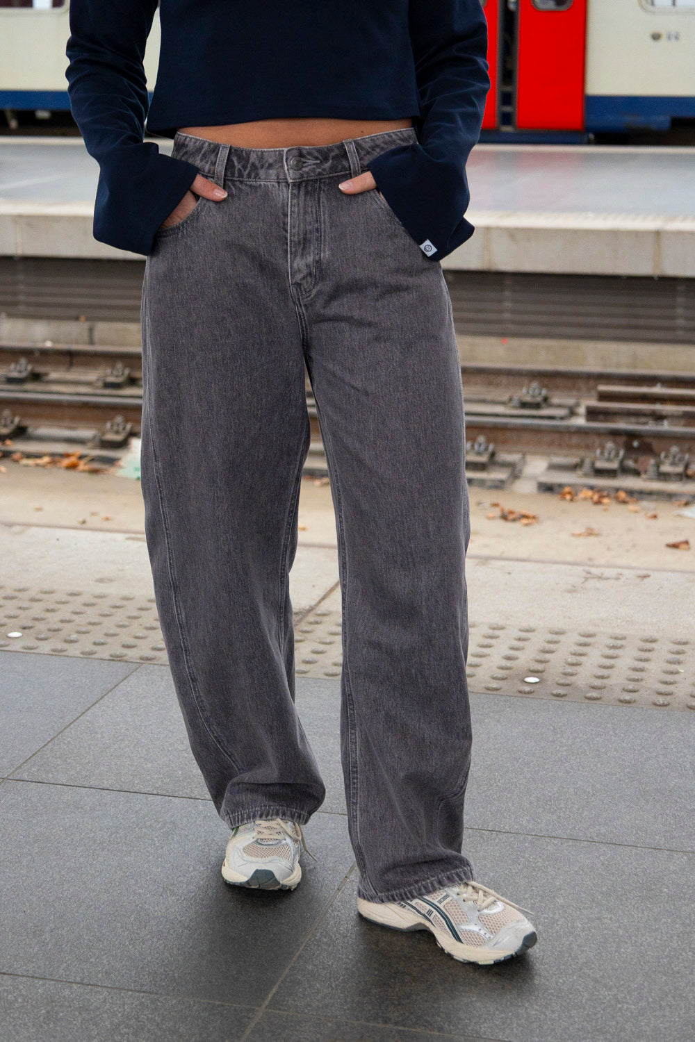 Frame Barrel Jeans Grey