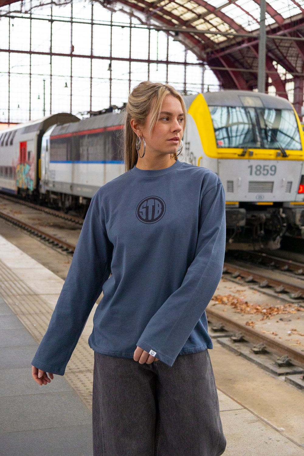 Badge Longsleeve Blauw