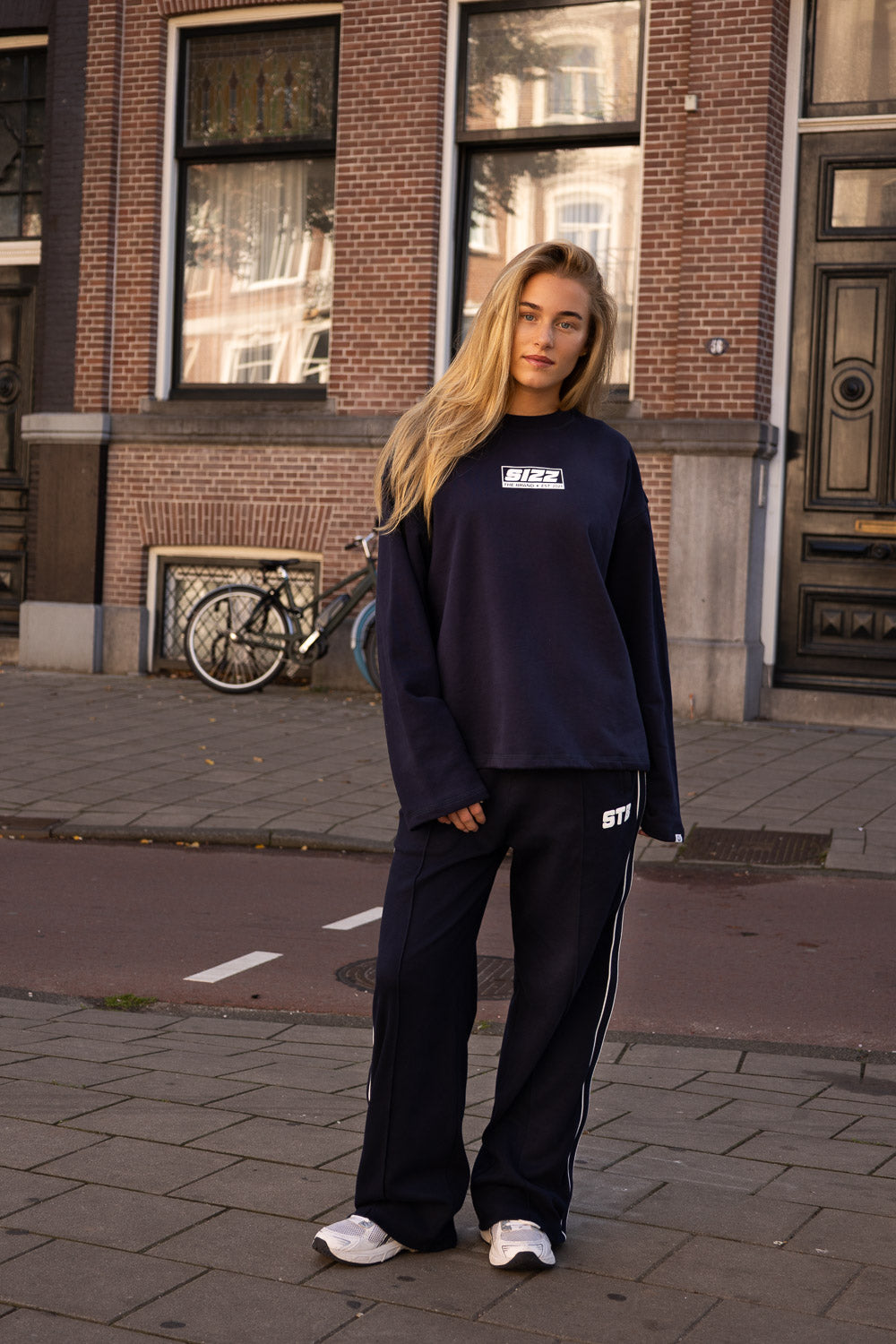 SIZZ Box Sweater Navy