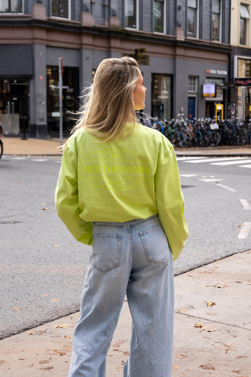 SIZZ Worldwide Langarmshirt Limettengelb