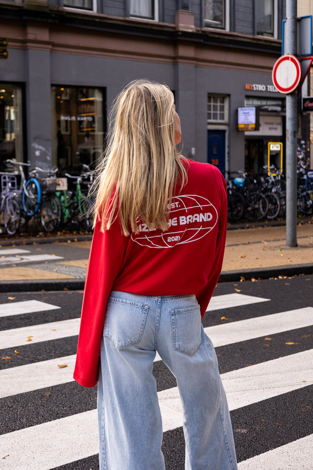 SIZZ Worldwide Langarmshirt rot