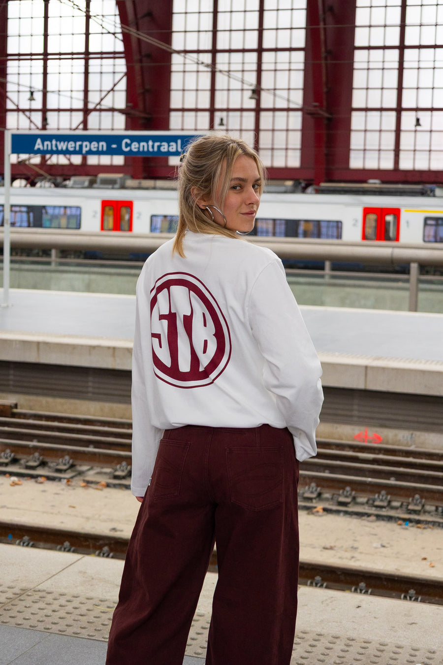 SIZZ Badge Longsleeve White