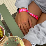 The SIZZ Bracelet | Red Pink